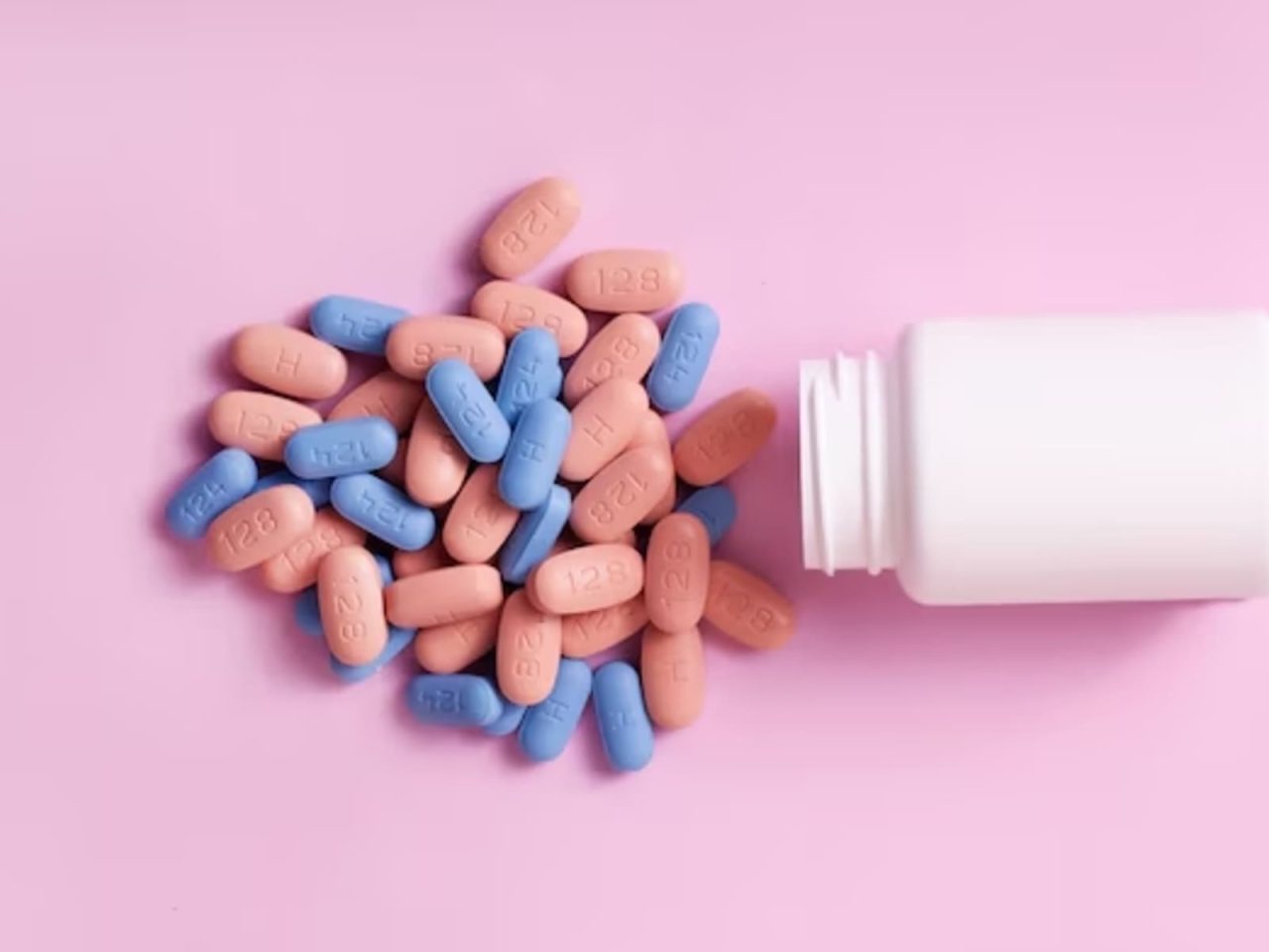 https://provich.by/wp-content/uploads/2025/02/close-up-different-pills-hiv-infection-treatment-prep-pills-help-protect-from-hiv_219766-812-1-1280x960.jpg